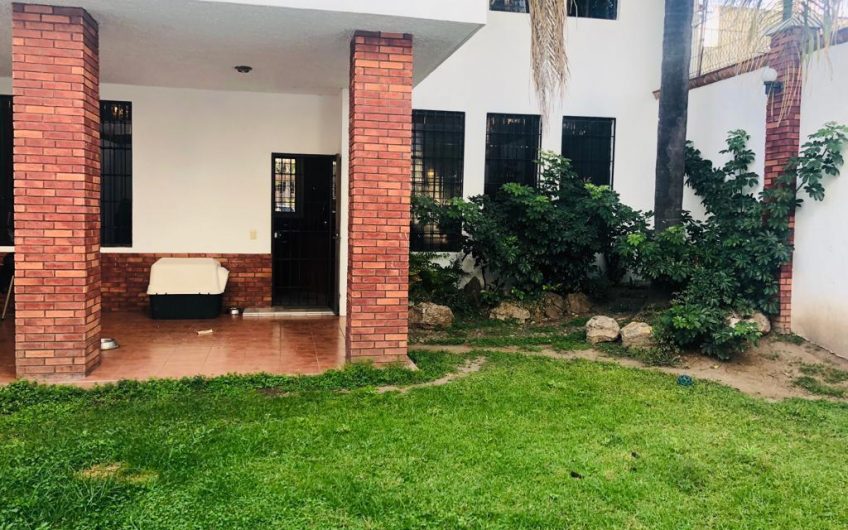 Casa en Venta en Jardines de La Patria.