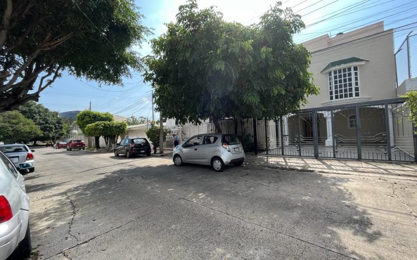 CERCANA A LA MINERVA Y A LA COL CHAPALITA