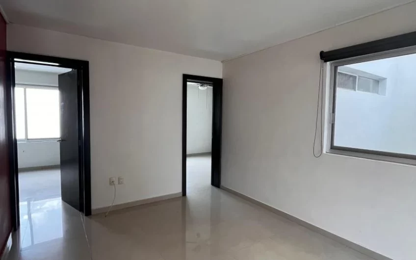 Casa en Renta en Solares Sobre Av Ramon Corona, Zapopan, Jalisco.