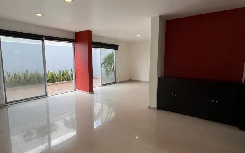 Casa en Renta en Solares Sobre Av Ramon Corona, Zapopan, Jalisco.