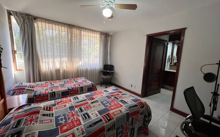 Casa en venta en el Fraccionamiento Altamira, Zapopan, Jalisco
