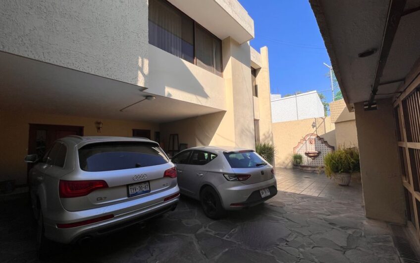 Casa en venta en el Fraccionamiento Altamira, Zapopan, Jalisco