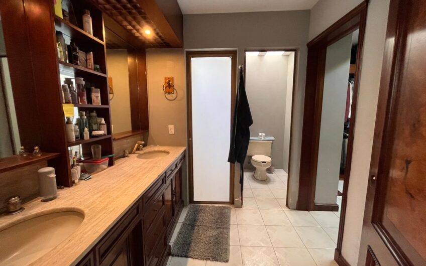 Casa en venta en el Fraccionamiento Altamira, Zapopan, Jalisco